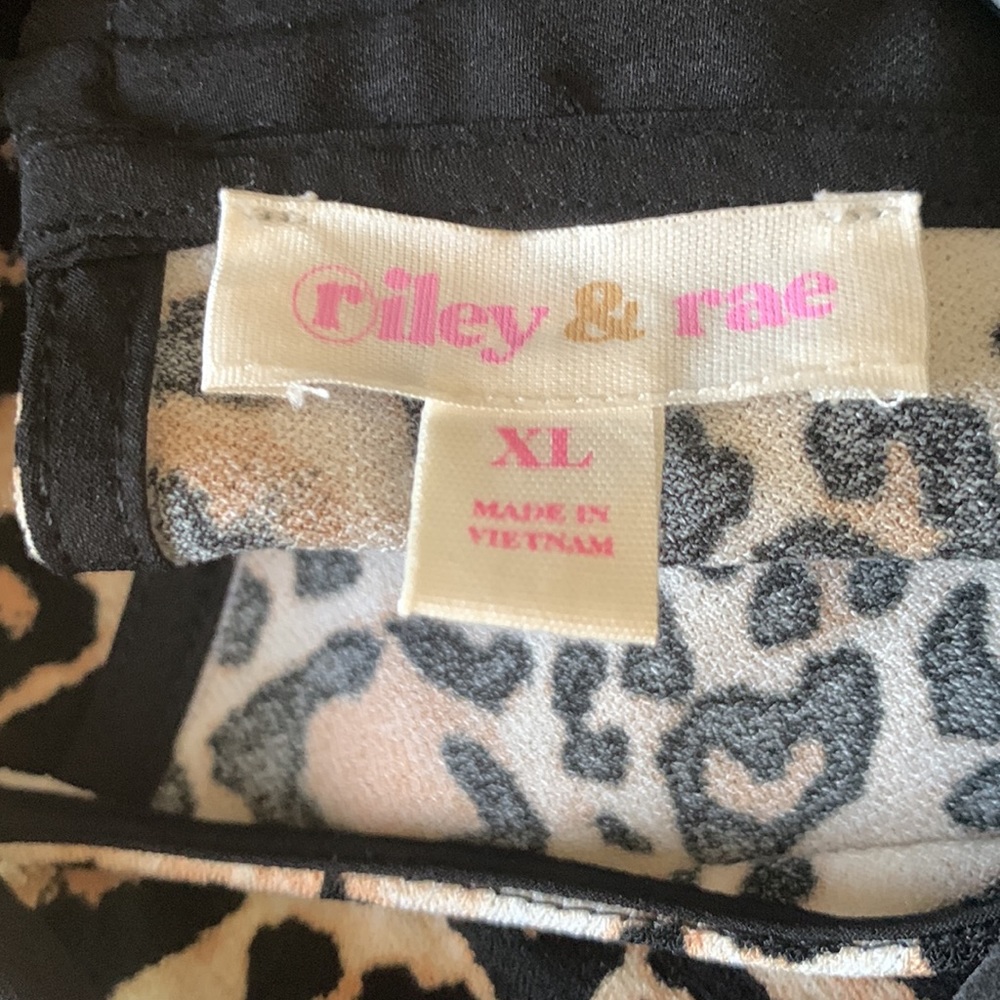 COPY - NWT Riley & Rae Animal Print From Macys - Picture 6 of 7